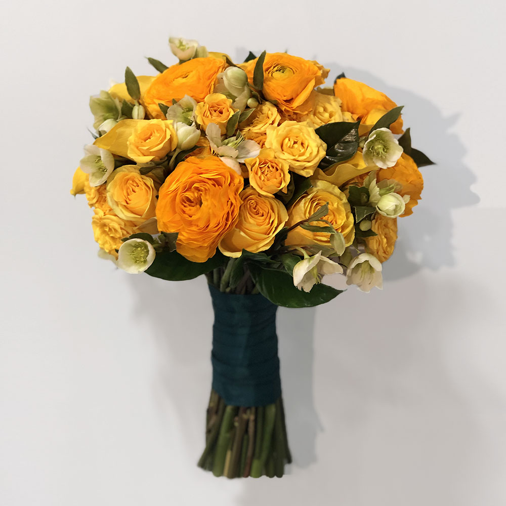Garden Style Hand Bouquet | Black Petals Flowers Dubai
